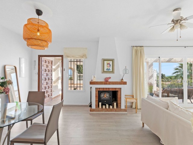 Villa con 5 Dormitorios  en Torrenueva