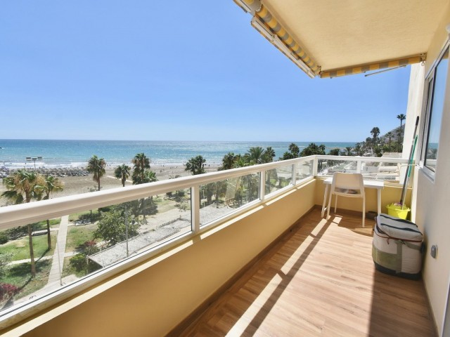 Apartamento con 2 Dormitorios  en Benalmadena