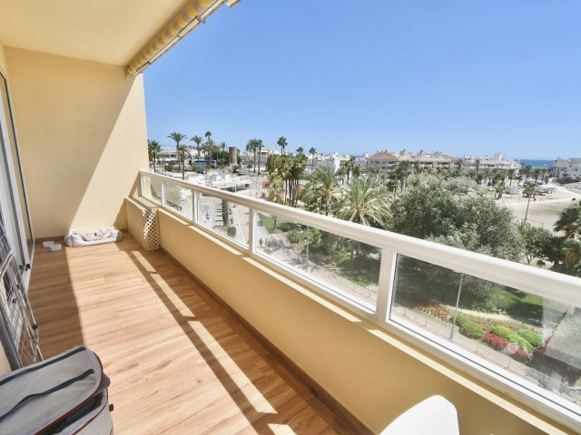 Apartamento con 2 Dormitorios  en Benalmadena