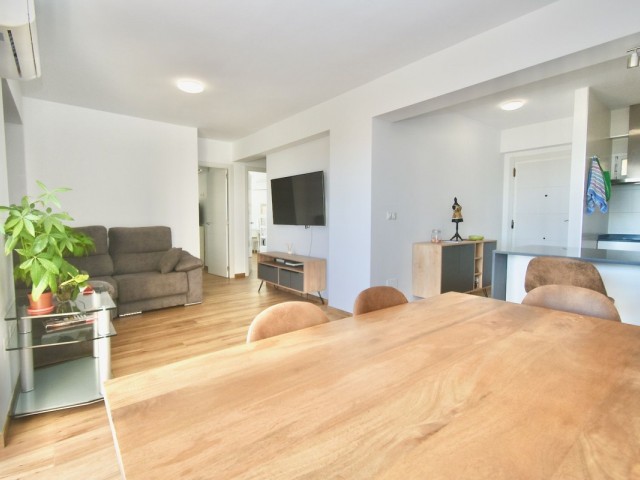 Apartamento con 2 Dormitorios  en Benalmadena