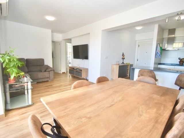 Apartamento con 2 Dormitorios  en Benalmadena