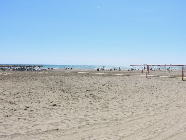 Apartamento con 2 Dormitorios  en Benalmadena