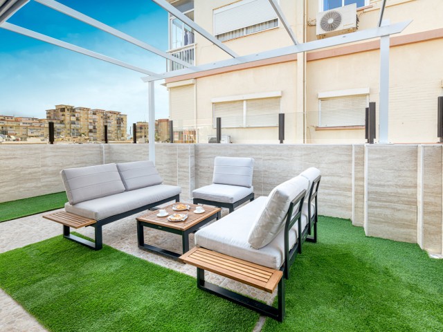 Apartamento con 3 Dormitorios  en Málaga