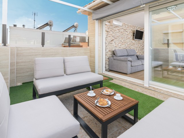 Apartamento con 3 Dormitorios  en Málaga