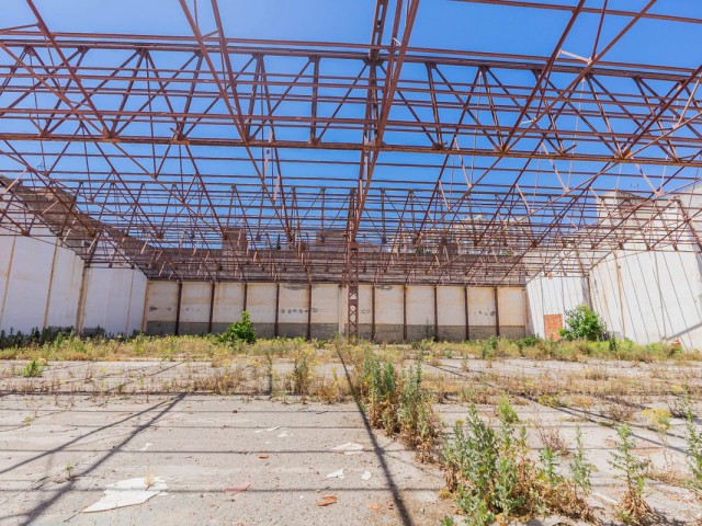 Commercial in La Colina