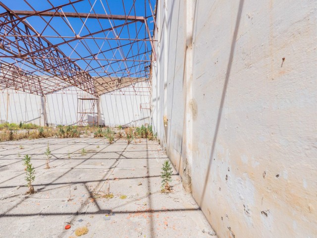 Commercial in La Colina