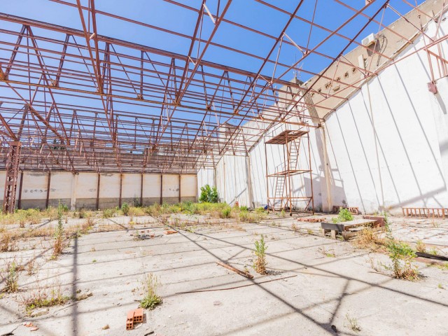 Commercial in La Colina