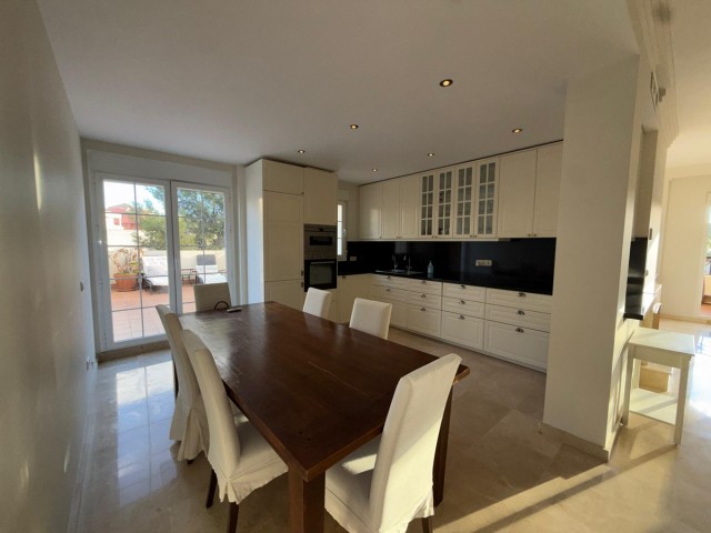 4 Makuuhuoneen Huoneisto Nueva Andalucía