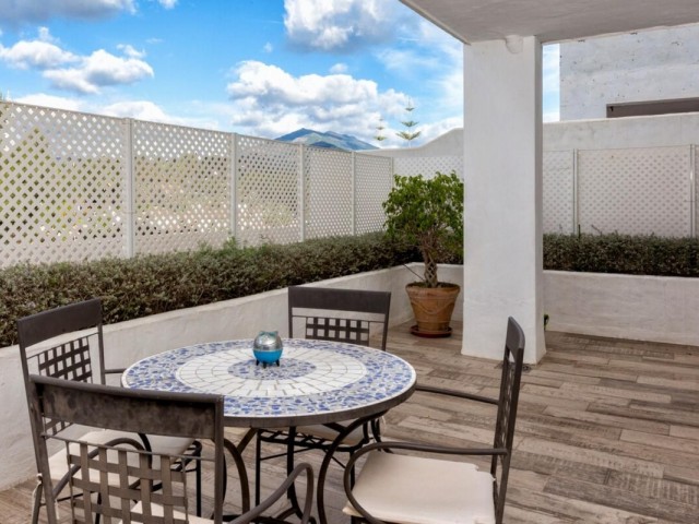 2 Bedrooms Apartment in Nueva Andalucía