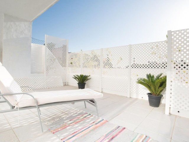 2 Bedrooms Apartment in Nueva Andalucía
