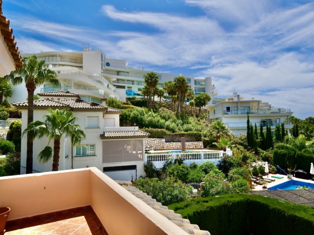 Villa con 5 Dormitorios  en La Capellania