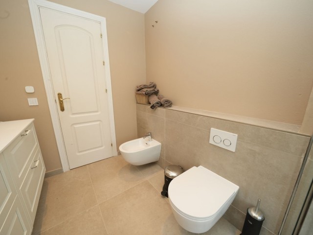 Villa con 5 Dormitorios  en La Capellania