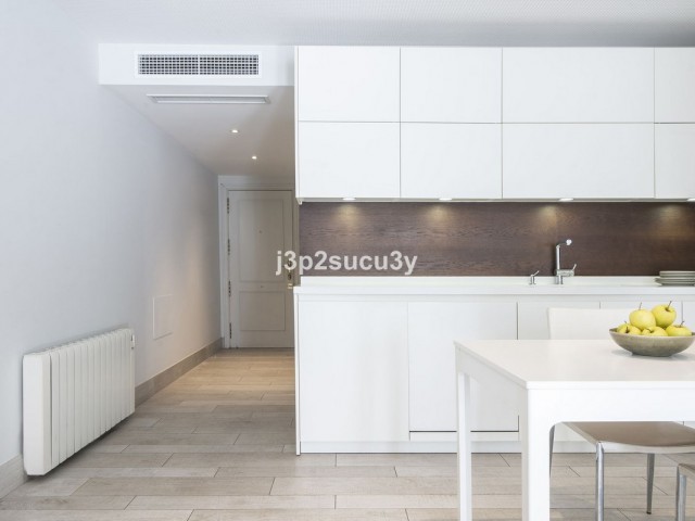 3 Bedrooms Apartment in Guadalmina Baja