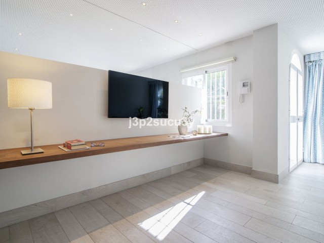 3 Bedrooms Apartment in Guadalmina Baja