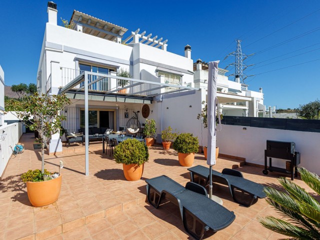 Maison mitoyenne avec 3 Chambres  à Estepona