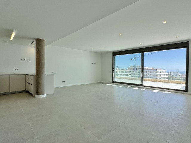 Penthouse avec 3 Chambres  à Selwo