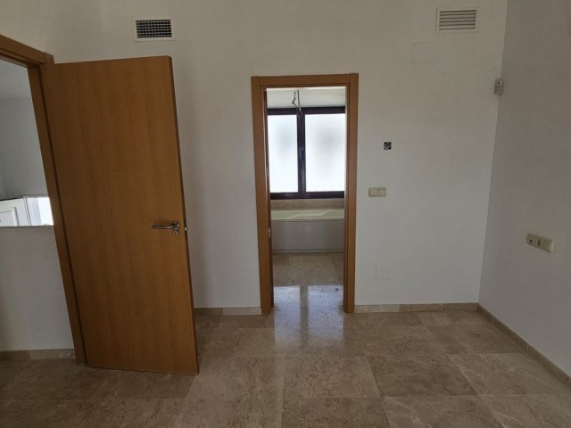 2 Slaapkamer Rijtjeshuis in Doña Julia