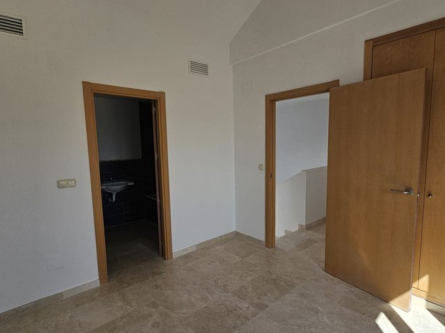 2 Schlafzimmer Reihenhaus in Doña Julia