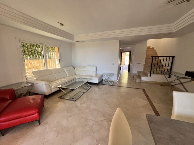 Maison mitoyenne avec 3 Chambres  à Mijas Costa