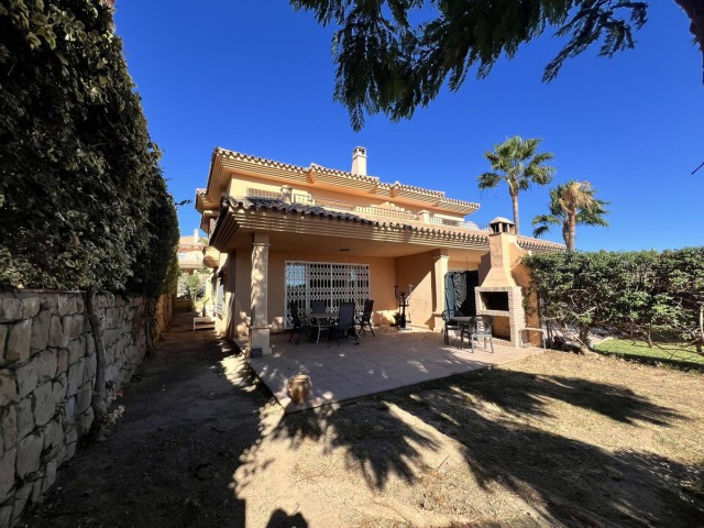 Maison mitoyenne avec 3 Chambres  à Mijas Costa