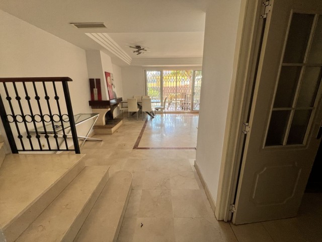 Maison mitoyenne avec 3 Chambres  à Mijas Costa