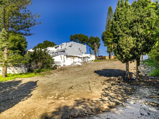  Tomt i Nueva Andalucía