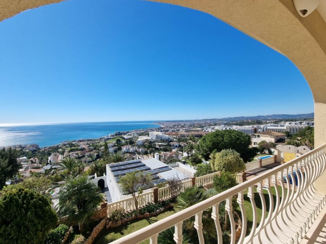 5 Bedrooms Villa in Benalmadena