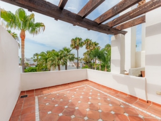 4 Soveroms Rekkehus i Estepona