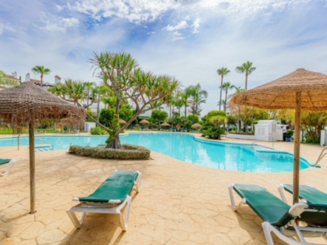 4 Soveroms Rekkehus i Estepona