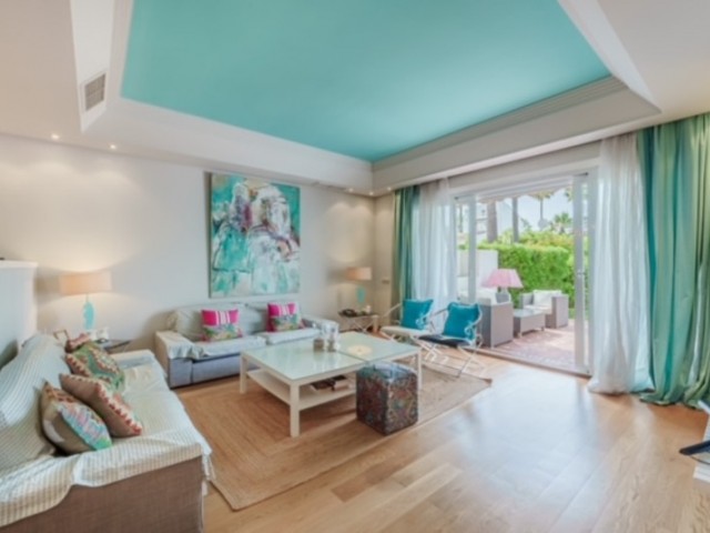 4 Makuuhuoneen Rivitalo Estepona