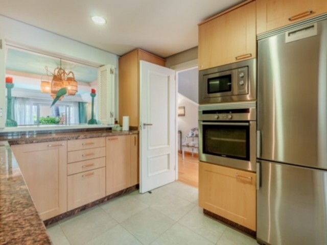 4 Makuuhuoneen Rivitalo Estepona