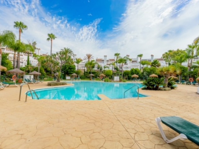 4 Makuuhuoneen Rivitalo Estepona