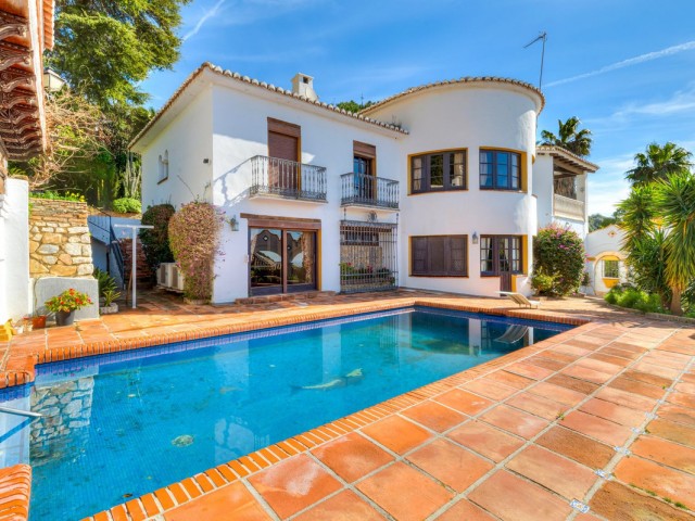 4 Bedrooms Villa in Mijas