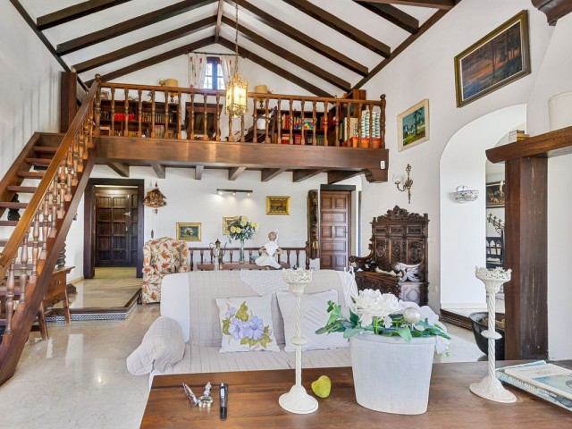 4 Bedrooms Villa in Mijas