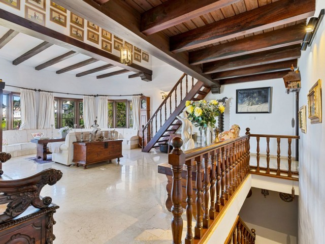 4 Bedrooms Villa in Mijas