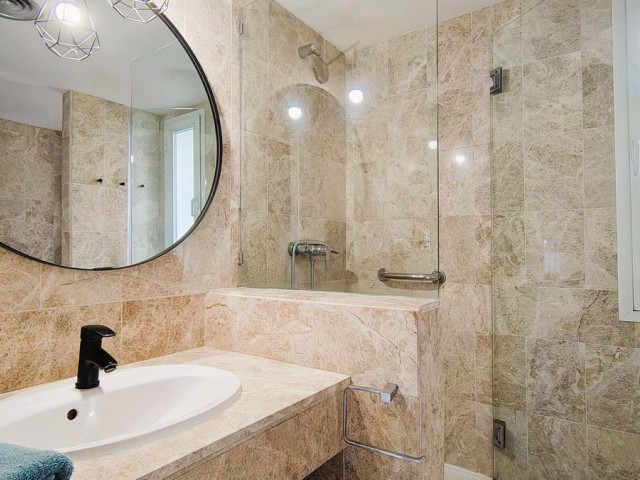 3 Makuuhuoneen Huoneisto Nueva Andalucía