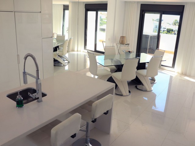 3 Makuuhuoneen Rivitalo Estepona