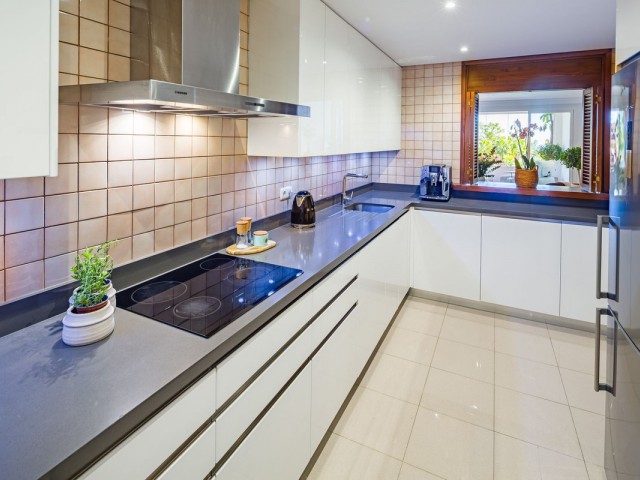 4 Makuuhuoneen Huoneisto Nueva Andalucía