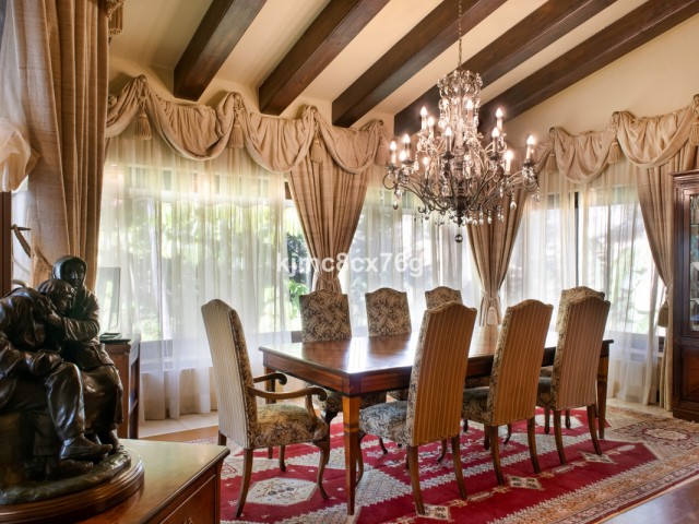 7 Makuuhuoneen Huvila Calahonda