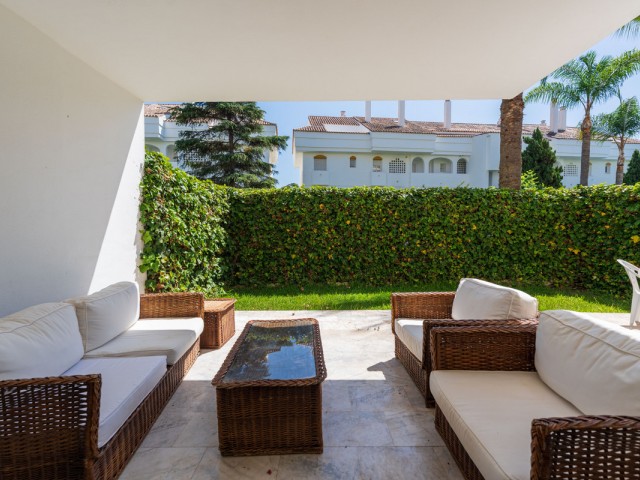 3 Makuuhuoneen Huoneisto Guadalmina Baja