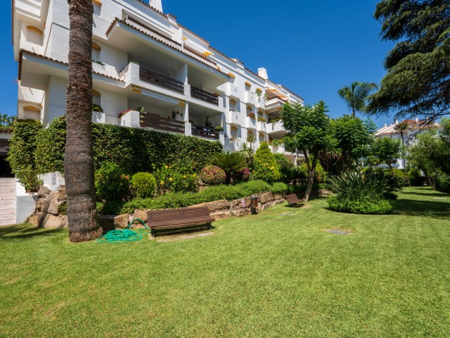 3 Makuuhuoneen Huoneisto Guadalmina Baja