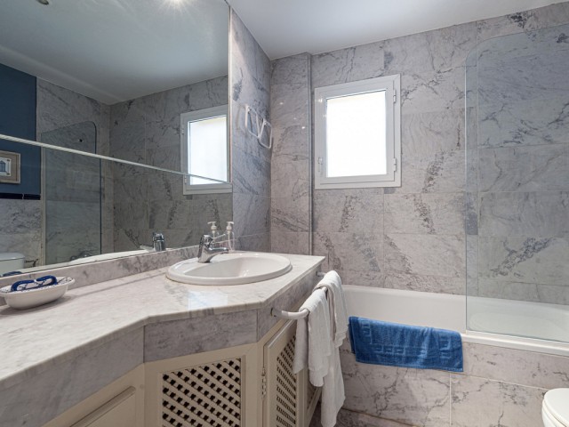 3 Makuuhuoneen Huoneisto Guadalmina Baja