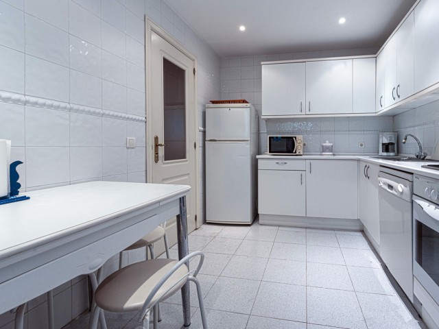 3 Makuuhuoneen Huoneisto Guadalmina Baja