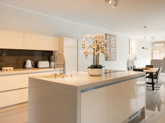 4 Makuuhuoneen Huvila Benahavís