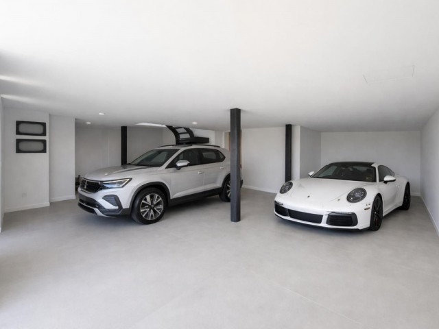 4 Bedrooms Villa in Nueva Andalucía