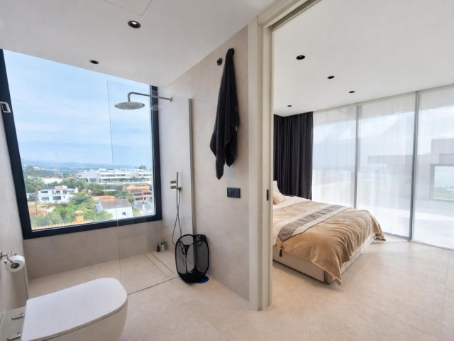 2 Bedrooms Villa in Nueva Andalucía