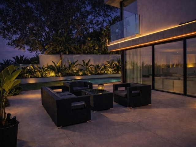 2 Bedrooms Villa in Nueva Andalucía