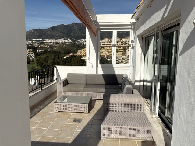 Takvåning i Torrequebrada