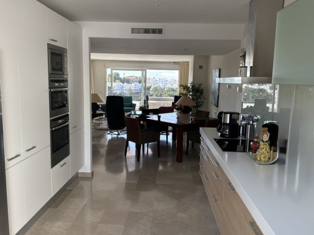 Ático con 3 Dormitorios  en Torrequebrada