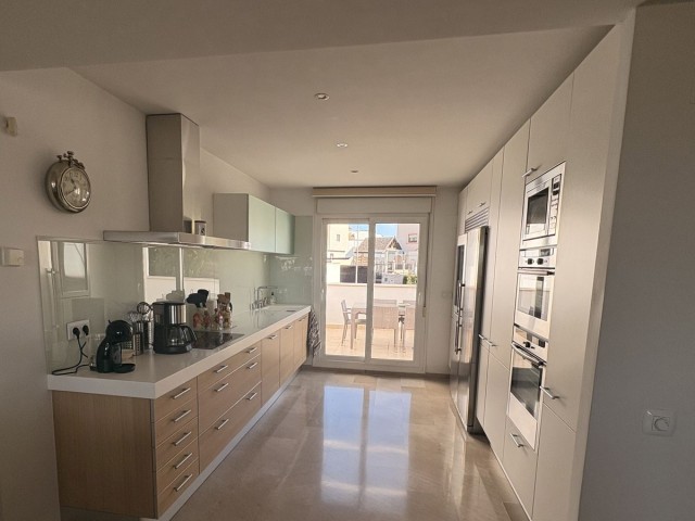 Ático con 3 Dormitorios  en Torrequebrada